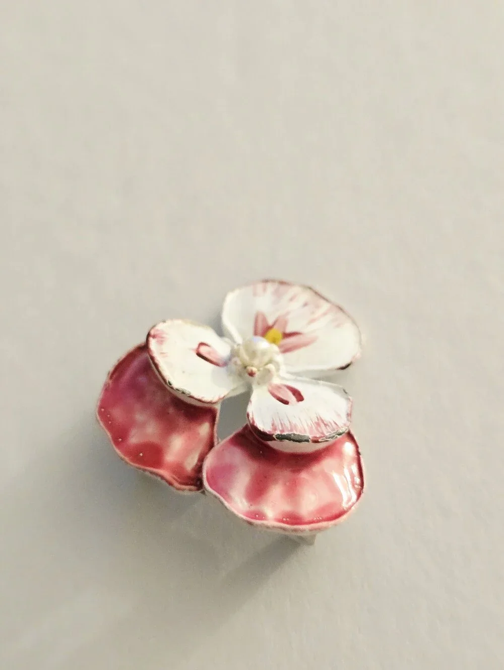 Vintage Victorian Revival Pansy 70s enamel Pink pin pearl center signed Gerrys